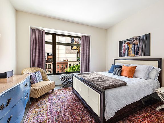 4th image of 301 E 50th St APT 4B