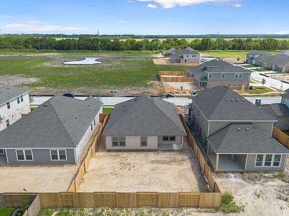 5th image of 2609 Lake Bryan Dr