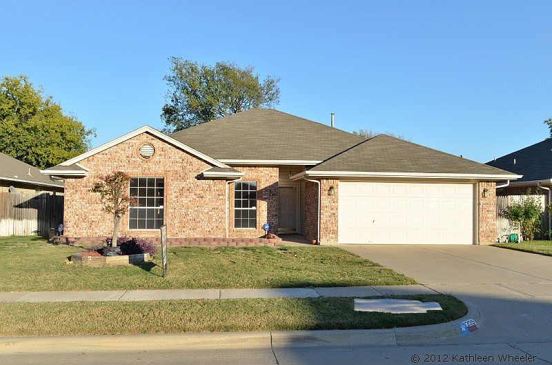 1st image of 205 Roberts Dr
