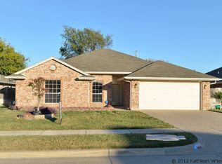 205 Roberts Dr, Saginaw, TX 76179