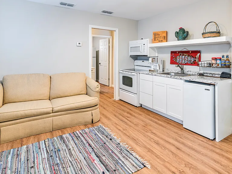 624 Hillcrest Frst — Photo 33