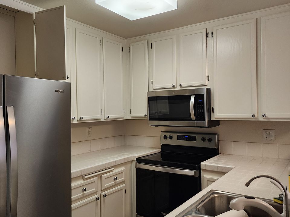 Kitchen has new applicances