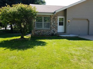 W233N6091 Teakwood Ct, Sussex, WI 53089