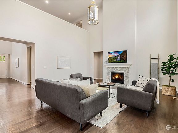 3rd image of 5045 327th Avenue NE