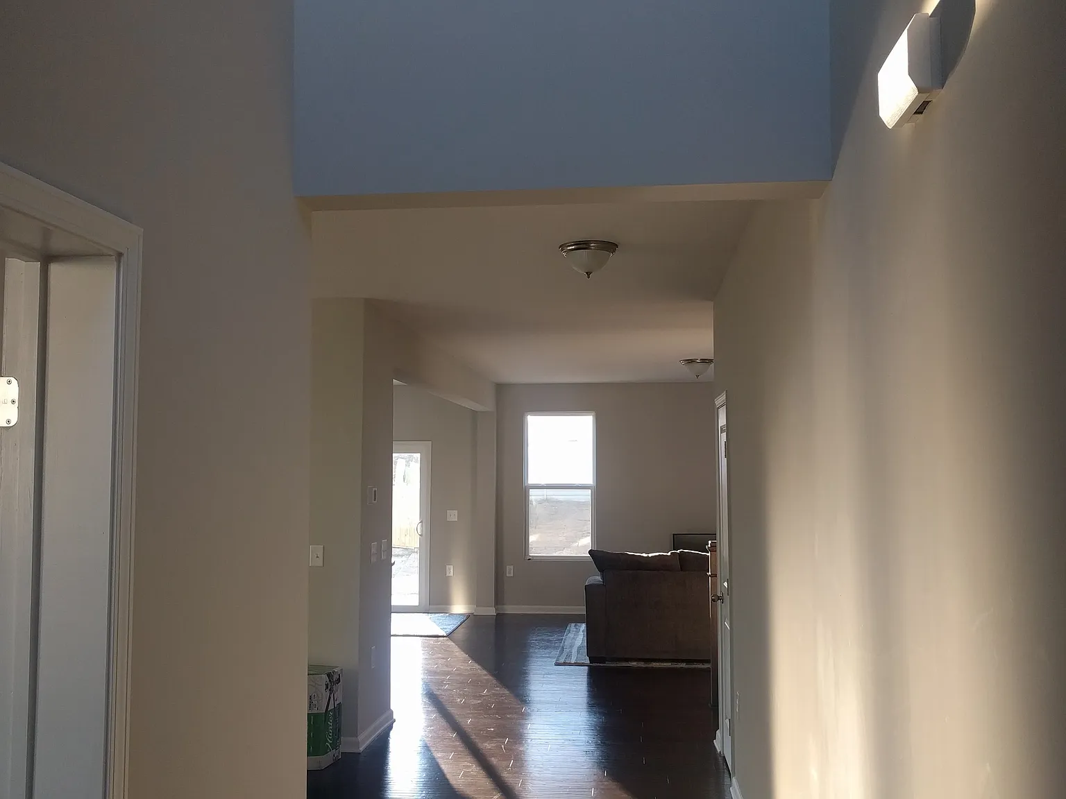 5 bed, 3202 sqft, $850 — Photo 2