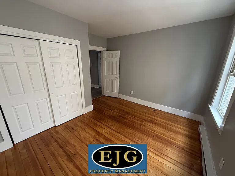 207 Pine St #2 — Photo 24
