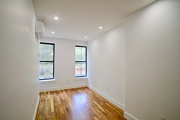 Rented by Brick&Mortar | media 23