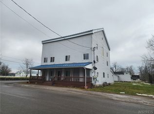 11348 Main St, Medina, NY 14103