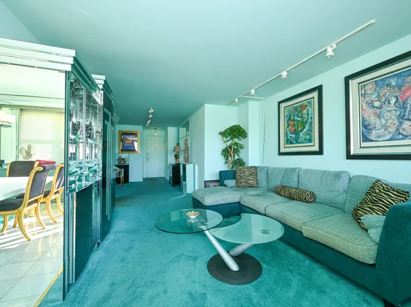 61-20 Grand Cent Parkway image 11 of 25