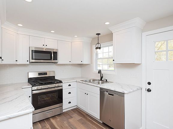2nd image of 2910 N Park Ave