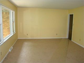 3rd image of 7807 N Chester Ave