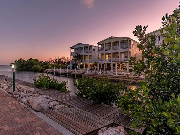 Tarpon Harbour — Photo 19