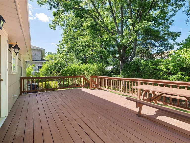 101 Pershing Rd — Photo 3