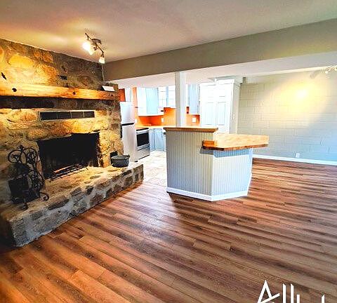 4th image of 224 Lucinda Ln #C
