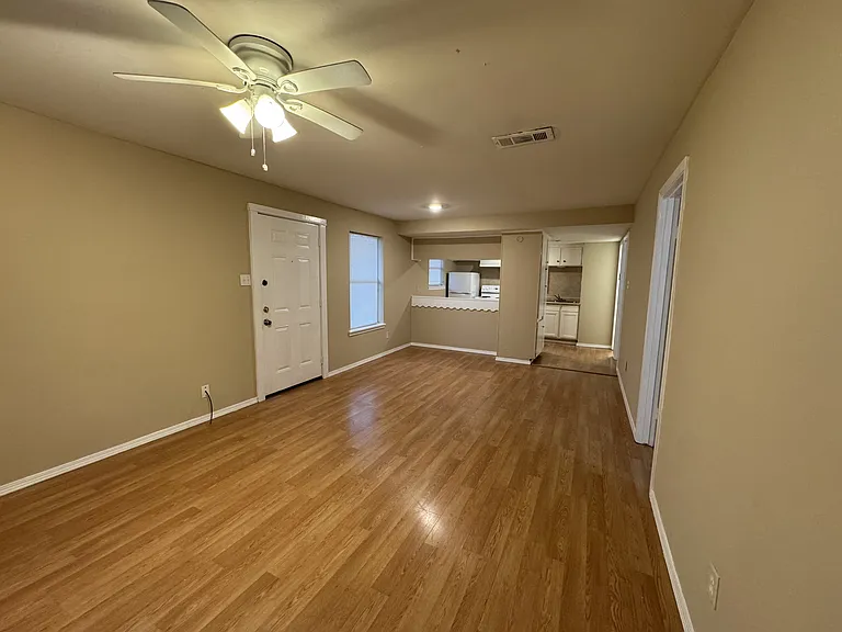 1034 W Village Ct #C — Photo 1