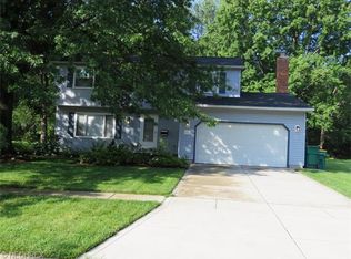 8700 Applewood Ct, Mentor, OH 44060