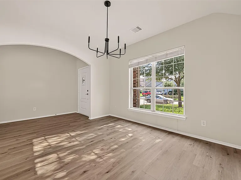 3314 Karleigh Way — Photo 4
