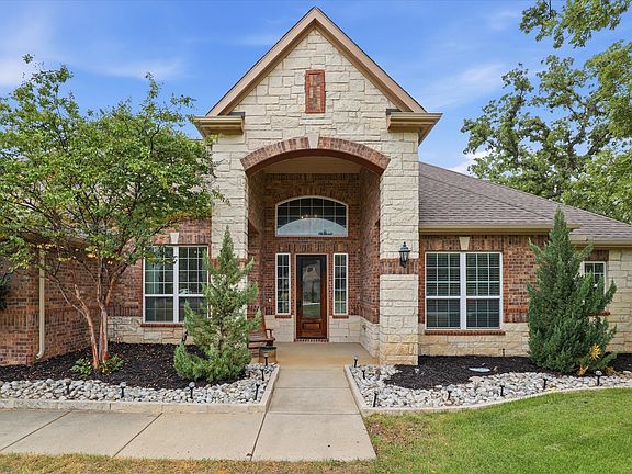 2nd image of 127 Dogwood Dr