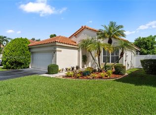 840 Falling Water Rd, Weston, FL 33326