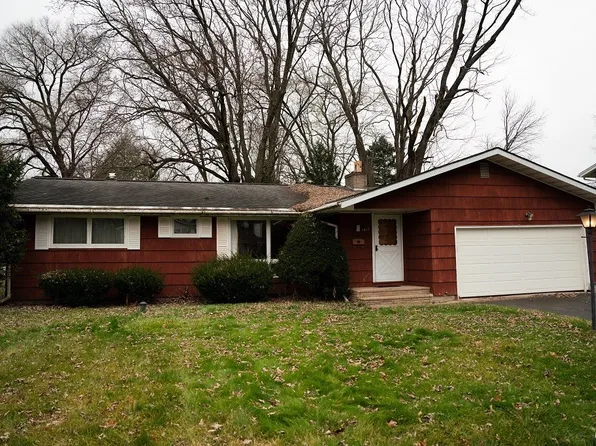 7411 Rosewood Cir, North Syracuse, NY 13212