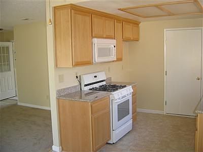 2nd image of 1108 Yellowstone Ave