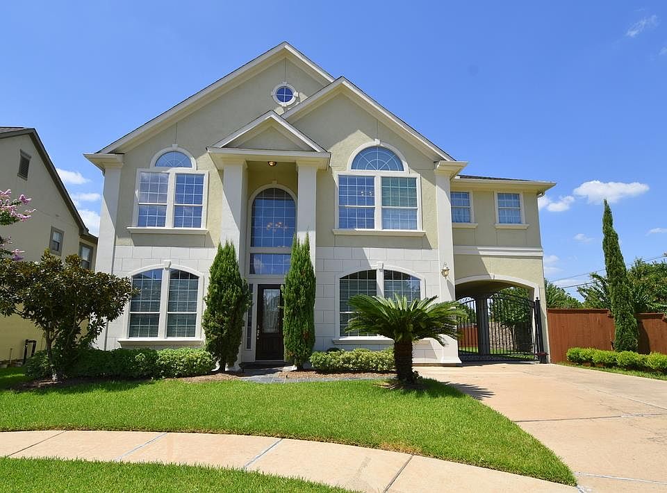 1st image of 4700 Pine Cir