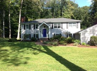 102 Betsys Ln, New Canaan, CT 06840