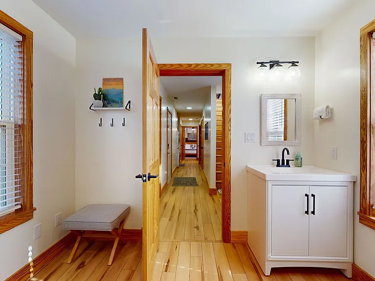 700 Method Rd — Photo 17