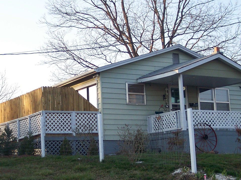 Nice side deck.