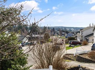 387 SW Stroops Drive, Oak Harbor, WA 98277