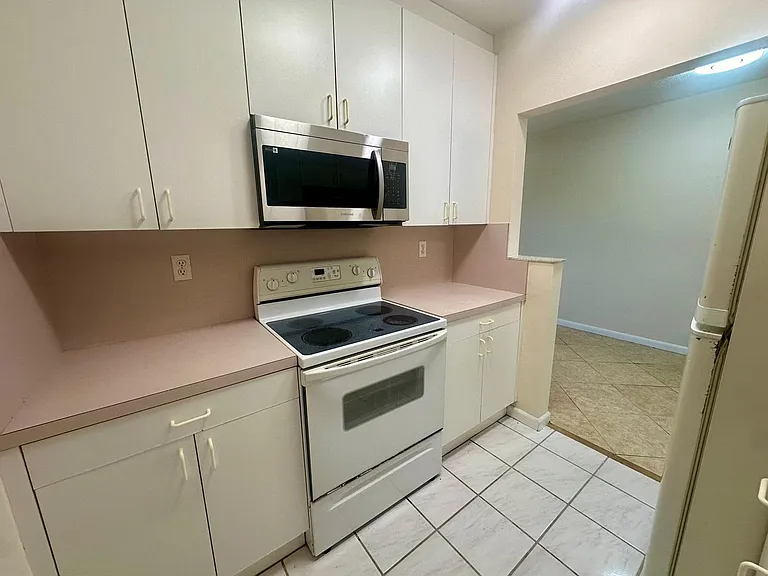 2170 NE 51st Ct #B25 — Photo 6
