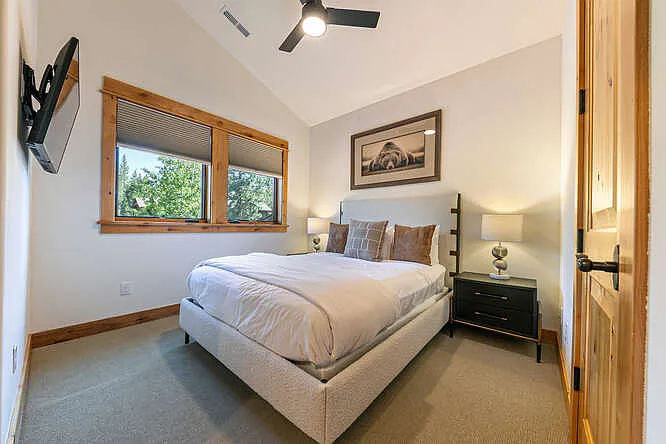 10236 Valmont Trl — Photo 19