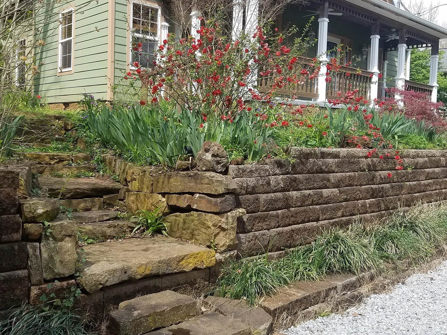 121 S University Ave — Photo 3