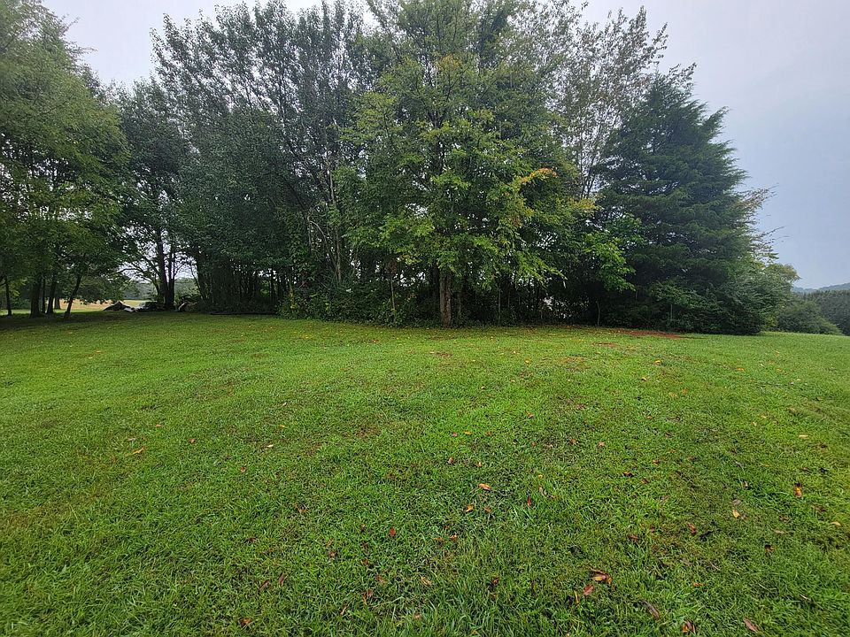 2nd image of 1891 Club Dr