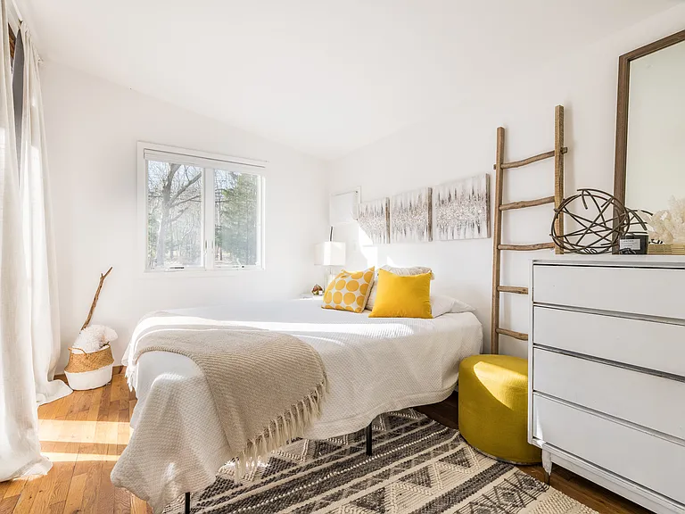 82 Springy Banks Rd — Photo 8