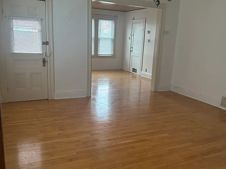 720 Eagle St #2 — Photo 5