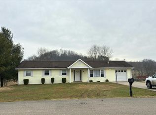 220 Debbie Dr, Gallipolis, OH 45631