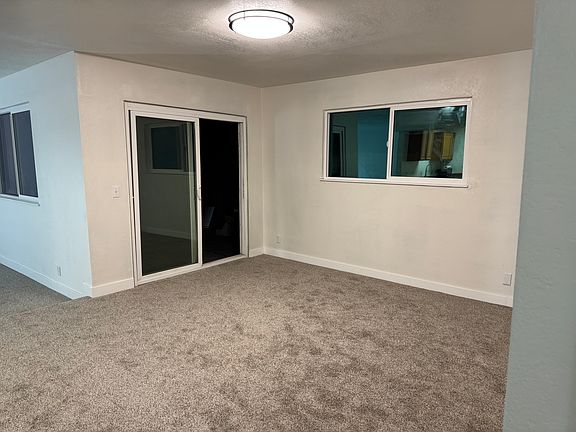4th image of 111-113 Woodbury Cir #111