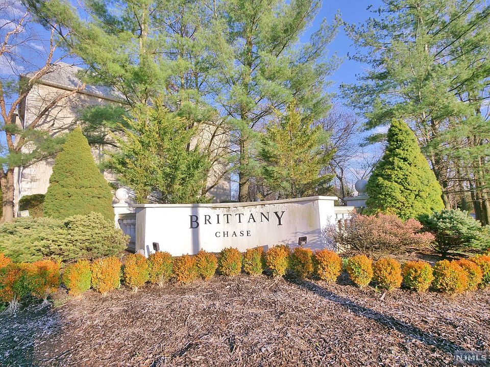 1st image of 1202 Brittany Dr