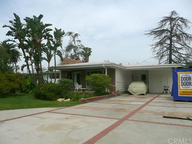 1st image of 415 E Toluca Ave