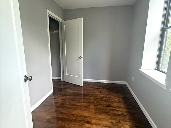 3rd image of 283-285 Hawthorne Ave #L1