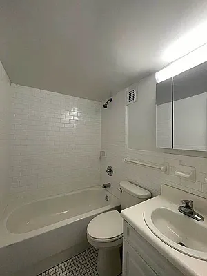 Rented by Kole Group | media 6