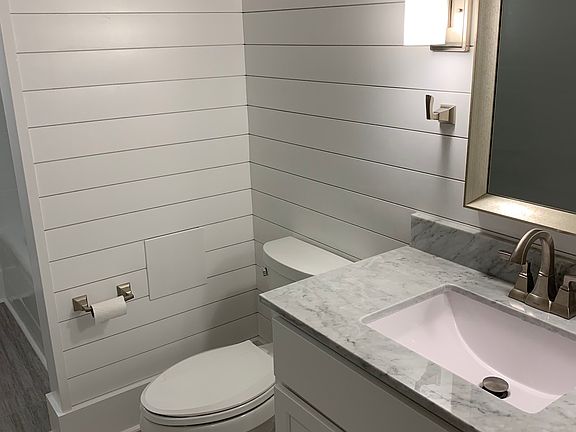 3rd image of 802 Richmond Ave #3