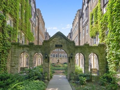 2331 W Farwell Ave APT 3N, Chicago, IL, 60645