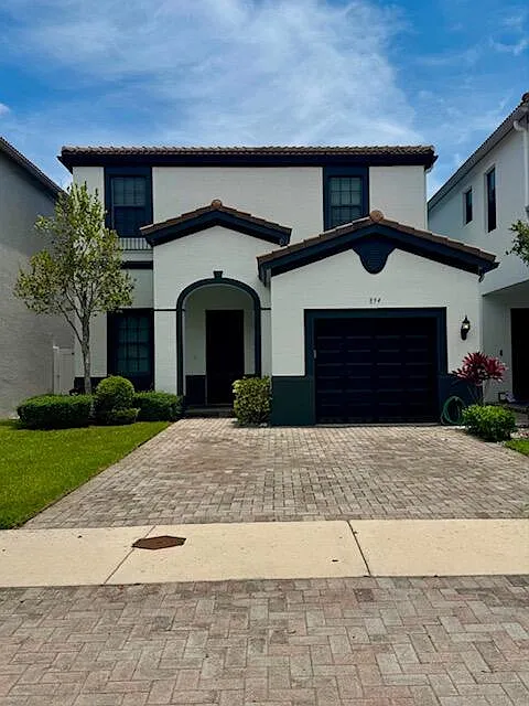 3 bed, 2.5 bath, 1965 sqft, $4,500 — Photo 2