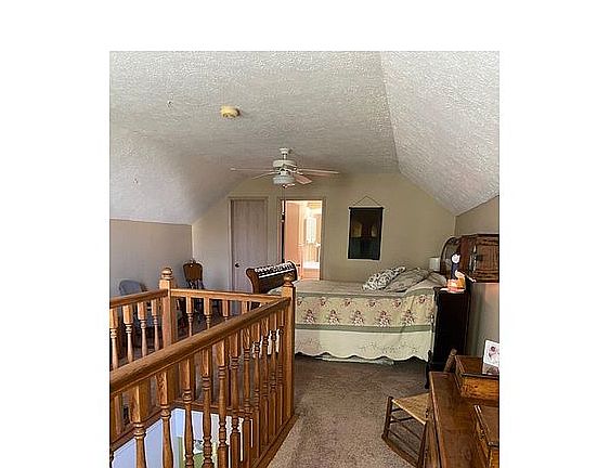 2nd image of 34 Stonegate Cir