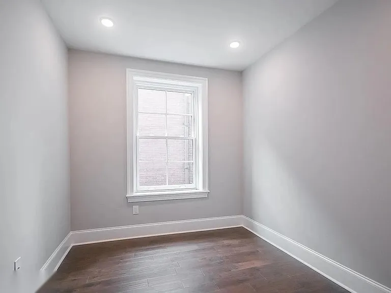 2010 Walnut St #3F — Photo 10