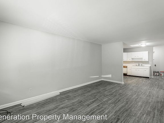 3rd image of 4345 Montview Dr