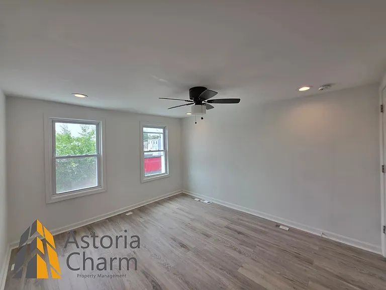519 E 28th St — Photo 35