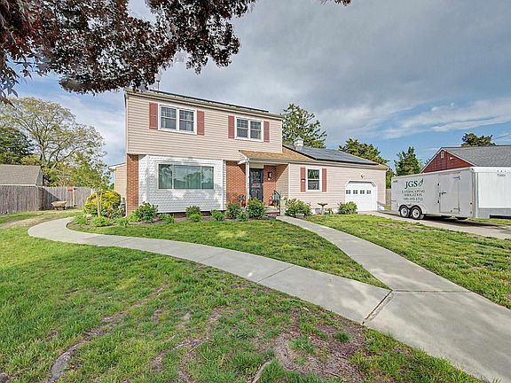 2nd image of 125 Meadowview Ave